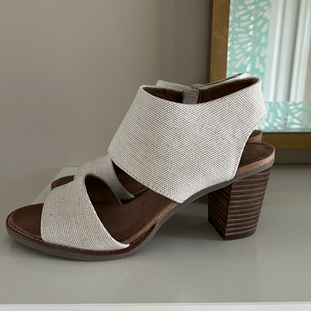 New Toms Sandal Women’s 8 White Marjorca